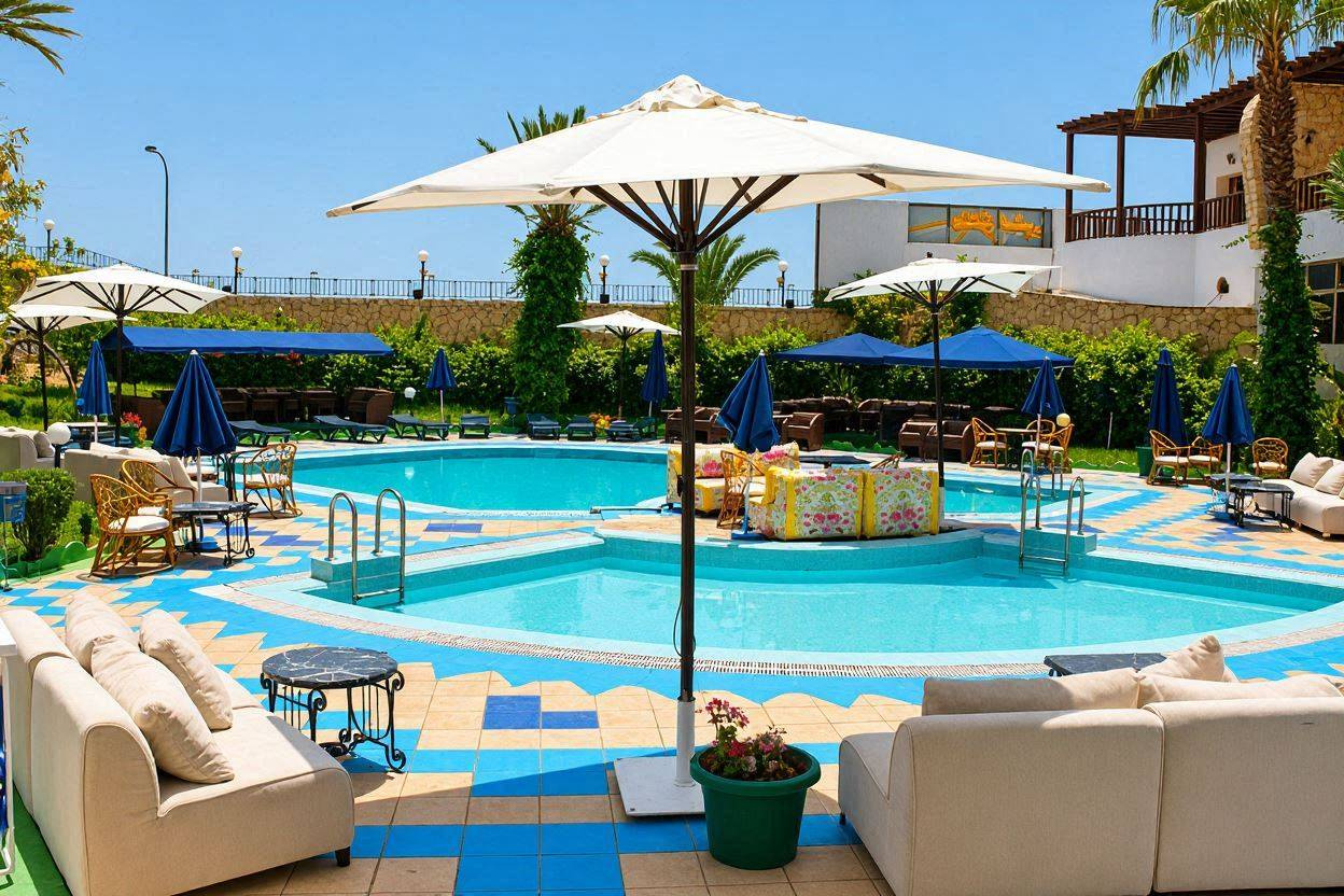 Pool & sun terrace